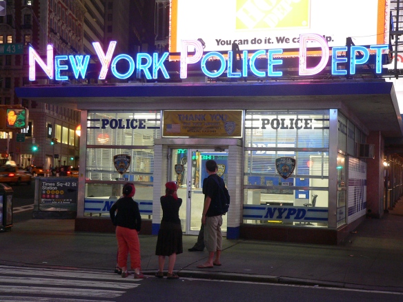 Stig Nygaard - NYPD på Times Square - CC BY 2.0